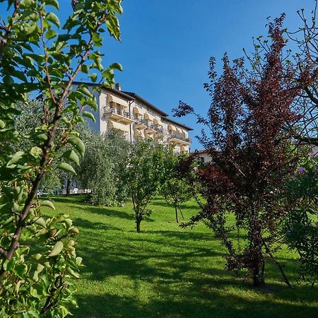 Hotel Belvedere Torri Del Benaco Exterior foto